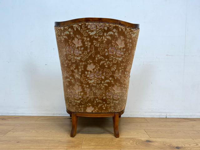 Wunderschöner Chippendale Sessel mit handverziertem Holzrahmen, samtartigem Altrosa Brokat Bezug & Federkern I Lesesessel Ohrensessel Sitzgarnitur Barock Vintage Stilmöbel I