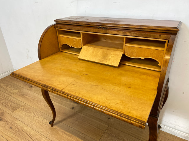 Eleganter 60er Jahre Massivholz Sekretär in antikem Stil mit ausziehbarer Schreibplatte und edlen Messingbeschlägen I Schreibsekretär Zylindersekretär Schreibschrank Schreibtisch Barock Vintage I
