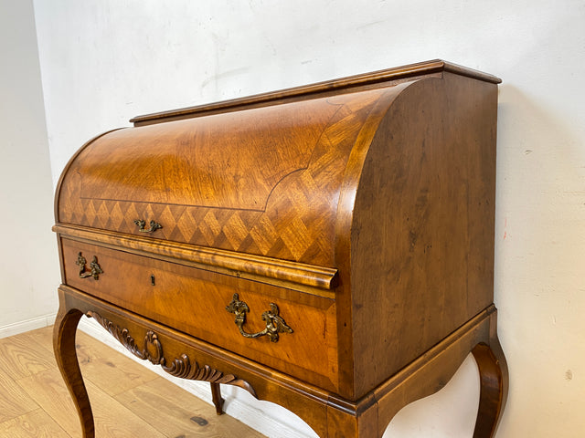 Eleganter 60er Jahre Massivholz Sekretär in antikem Stil mit ausziehbarer Schreibplatte und edlen Messingbeschlägen I Schreibsekretär Zylindersekretär Schreibschrank Schreibtisch Barock Vintage I