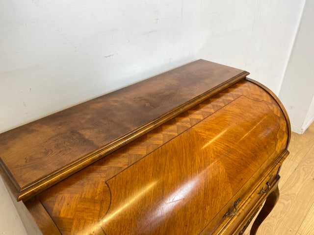 Eleganter 60er Jahre Massivholz Sekretär in antikem Stil mit ausziehbarer Schreibplatte und edlen Messingbeschlägen I Schreibsekretär Zylindersekretär Schreibschrank Schreibtisch Barock Vintage I