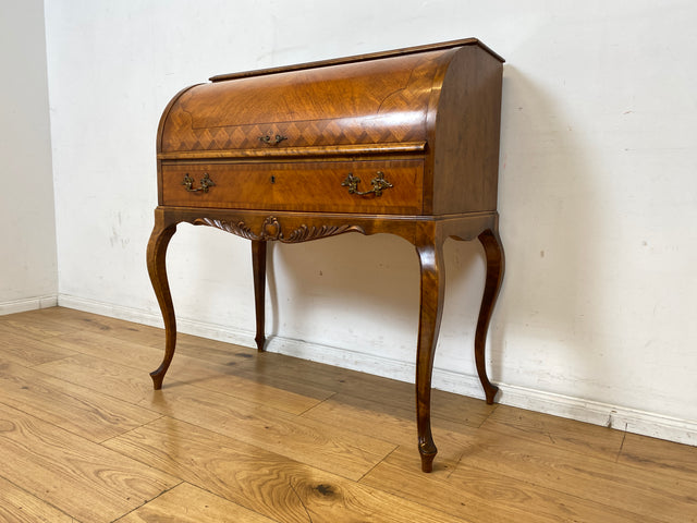 Eleganter 60er Jahre Massivholz Sekretär in antikem Stil mit ausziehbarer Schreibplatte und edlen Messingbeschlägen I Schreibsekretär Zylindersekretär Schreibschrank Schreibtisch Barock Vintage I