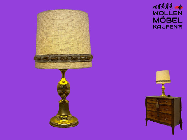 Sehr schöne 60er Jahre Tischlampe mit goldenem Lampenfuß und beigem original Lampenschirm I Tischleuchte Lampe Leuchte Leselampe Schreibtischlampe Vintage Mid-Century 70er I