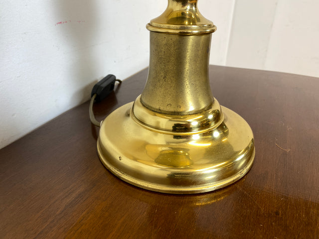 Sehr schöne 60er Jahre Tischlampe mit goldenem Lampenfuß und beigem original Lampenschirm I Tischleuchte Lampe Leuchte Leselampe Schreibtischlampe Vintage Mid-Century 70er I