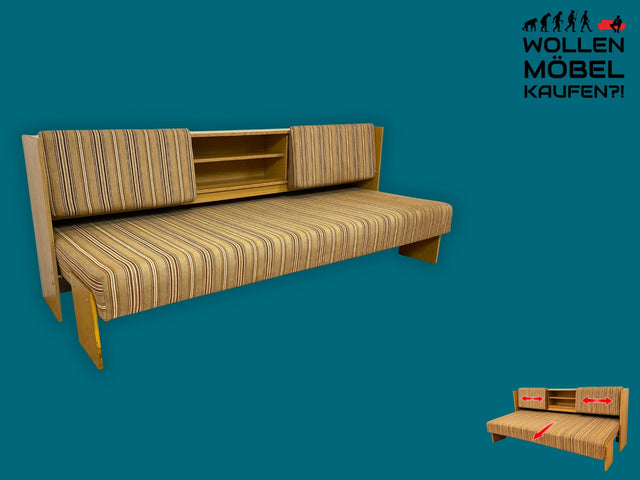 Formschlichte und ausgeklügelte 70er Jahre Liege in Originalbezug mit ausziehbarer Liegefläche, Rücklehnen als Schiebetüren und Regalen I Sofa Couch Daybed Bett Retro Vintage I
