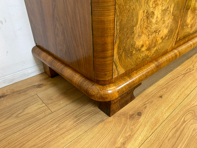 Grandiose Art Deco Anrichte I Vollholz in edlem Nussbaum Wurzelholz I Büfett Buffet Sideboard Kommode Schrank Geschirrschrank Kredenz Küchenschrank Antik Alt Vintage 30er I