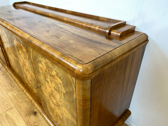 Grandiose Art Deco Anrichte I Vollholz in edlem Nussbaum Wurzelholz I Büfett Buffet Sideboard Kommode Schrank Geschirrschrank Kredenz Küchenschrank Antik Alt Vintage 30er I