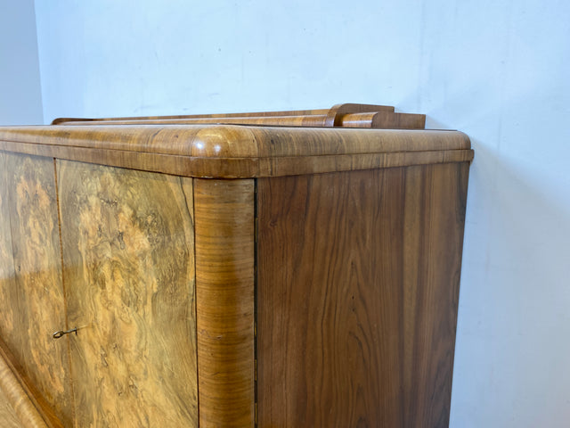 Grandiose Art Deco Anrichte I Vollholz in edlem Nussbaum Wurzelholz I Büfett Buffet Sideboard Kommode Schrank Geschirrschrank Kredenz Küchenschrank Antik Alt Vintage 30er I