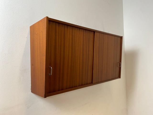 Stilvoller Mid-Century Hängeschrank mit Schiebetüren und formschönen Metallgriffen I Kommode Sideboard Geschirrschrank Küchenschrank Hängekommode 60er 70er Vintage I