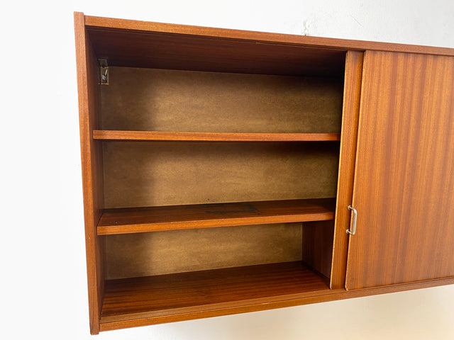 Stilvoller Mid-Century Hängeschrank mit Schiebetüren und formschönen Metallgriffen I Kommode Sideboard Geschirrschrank Küchenschrank Hängekommode 60er 70er Vintage I