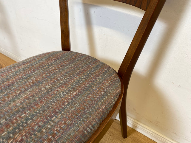 Set aus 4 formschönen und sehr gut erhaltenen 50er Jahre Stühlen mit Originalbezug I Esszimmerstühle Küchenstühle Holzstühle Dining Chairs Mid-Century Vintage 60er 4er I