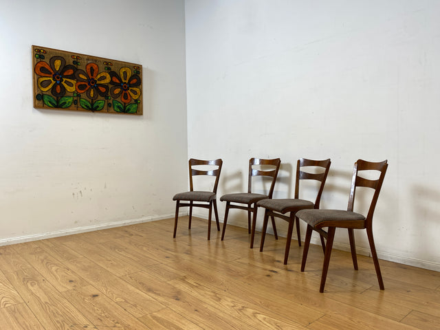 Set aus 4 formschönen und sehr gut erhaltenen 50er Jahre Stühlen mit Originalbezug I Esszimmerstühle Küchenstühle Holzstühle Dining Chairs Mid-Century Vintage 60er 4er I