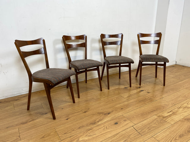 Set aus 4 formschönen und sehr gut erhaltenen 50er Jahre Stühlen mit Originalbezug I Esszimmerstühle Küchenstühle Holzstühle Dining Chairs Mid-Century Vintage 60er 4er I