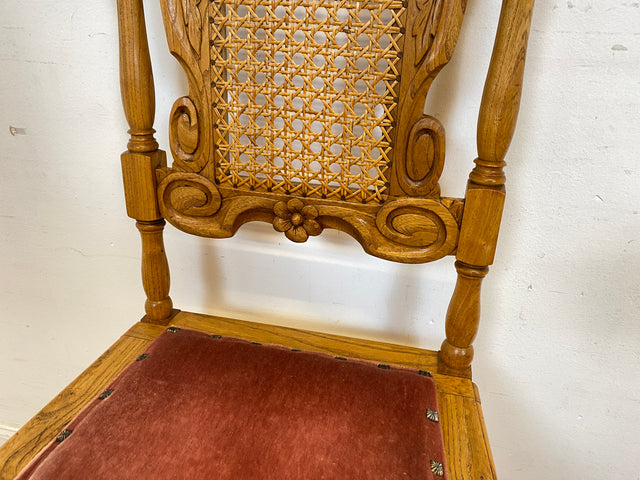 Set aus 4 grandiosen antiken Esszimmerstühlen aus handverzierter Eiche mit Wiener Geflecht I 1880-1910 I Stühle Holzstühle Dining Chairs Historismus Gründerzeit Vintage I