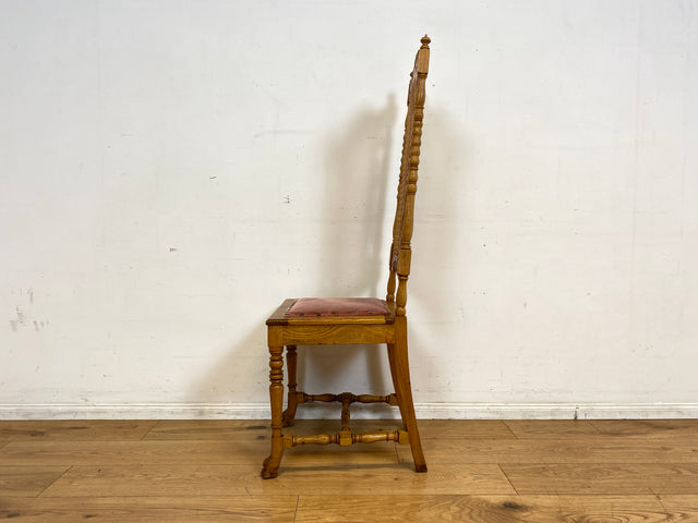 Set aus 4 grandiosen antiken Esszimmerstühlen aus handverzierter Eiche mit Wiener Geflecht I 1880-1910 I Stühle Holzstühle Dining Chairs Historismus Gründerzeit Vintage I