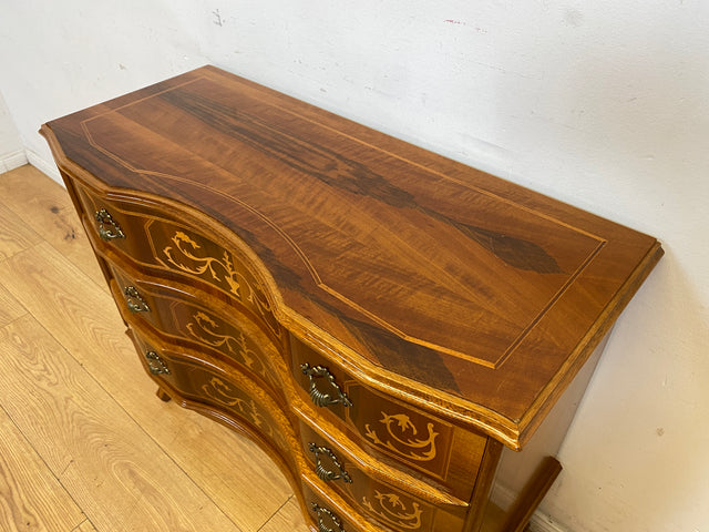 Vornehme und sehr gut erhaltene Vintage Kommode in antikem Stil mit Schubladen, Intarsien und Messinggriffen I Schubladenkommode Wäschekommode Sideboard Schrank Stilmöbel I