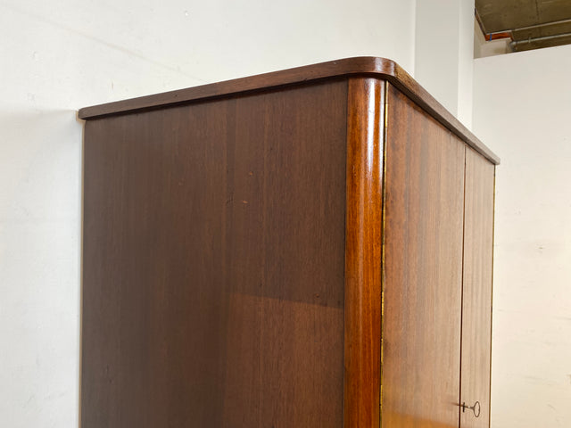 Stilvoller dunkler Mid-Century Kleiderschrank mit perfekter Aufteilung und Schublade I Schrank Wäscheschrank Garderobe Flurschrank Schlafzimmerschrank Vintage 50er 60er I