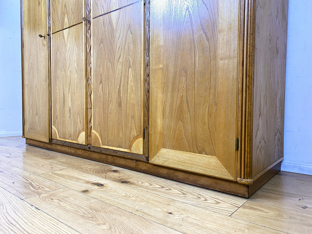 Wunderschöner handverzierter heller Mid-Century Kleiderschrank aus vollem Holz mit Intarsien und Schublade I Schrank Schlafzimmerschrank Wäscheschrank Wardrobe Alt Vintage I