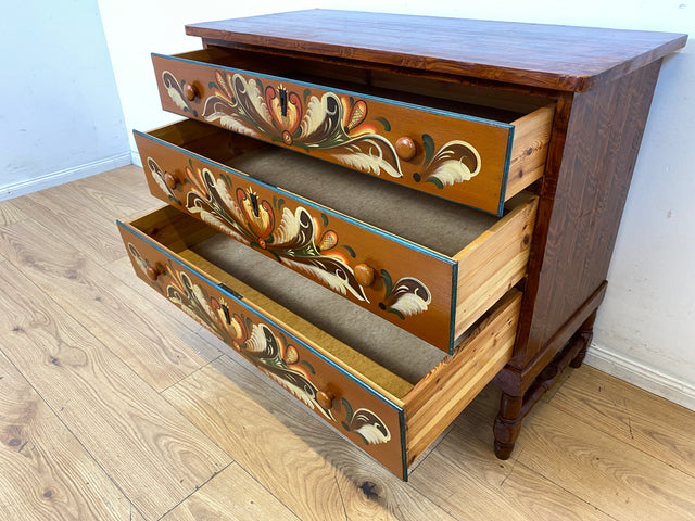 Wunderschöne handbemalte skandinavische 50er Jahre Kommode aus vollem Holz mit Schubladen I Schubladenkommode Wäschekommode Schrank Sideboard Wickelkommode Vintage I