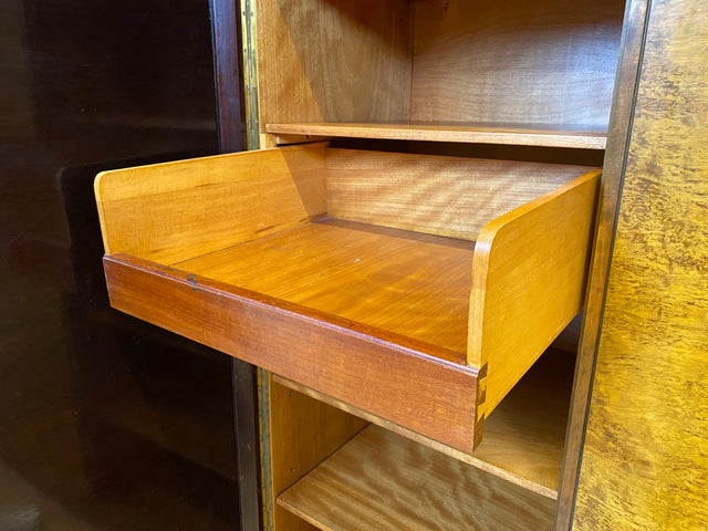 Hochwertiger und gut erhaltener 30er Jahre Art Deco Kleiderschrank aus vollem Holz mit Schublade I Schrank Schlafzimmerschrank Wäscheschrank Wardrobe Vintage Antik I