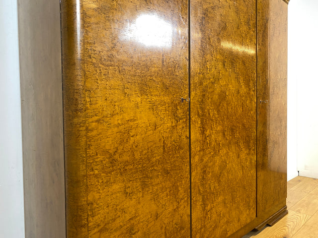 Hochwertiger und gut erhaltener 30er Jahre Art Deco Kleiderschrank aus vollem Holz mit Schublade I Schrank Schlafzimmerschrank Wäscheschrank Wardrobe Vintage Antik I