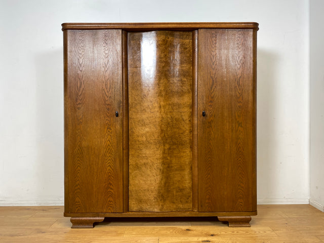 Sehr schöner und gut erhaltener 30er Jahre Kleiderschrank aus vollem Holz in Eiche mit Schubladen I Schrank Schlafzimmerschrank Wäscheschrank Wardrobe Antik Alt Vintage I