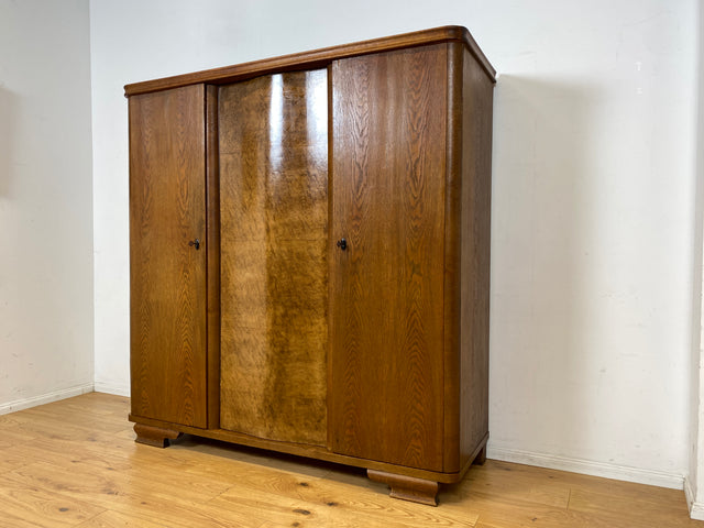 Sehr schöner und gut erhaltener 30er Jahre Kleiderschrank aus vollem Holz in Eiche mit Schubladen I Schrank Schlafzimmerschrank Wäscheschrank Wardrobe Antik Alt Vintage I