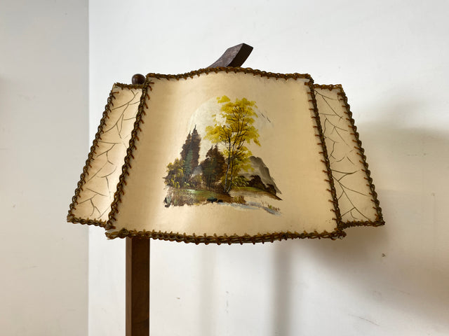 Besondere 30er Jahre Stehlampe mit Kommode & schwenkbarem handbemaltem Lampenschirm I Stehleuchte Beistelltisch Ablage Telefontisch Bar Barschrank Barkommode Vintage Antik I