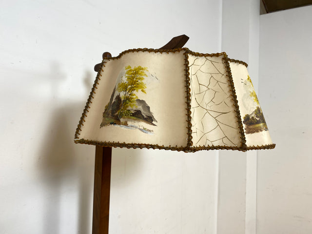 Besondere 30er Jahre Stehlampe mit Kommode & schwenkbarem handbemaltem Lampenschirm I Stehleuchte Beistelltisch Ablage Telefontisch Bar Barschrank Barkommode Vintage Antik I