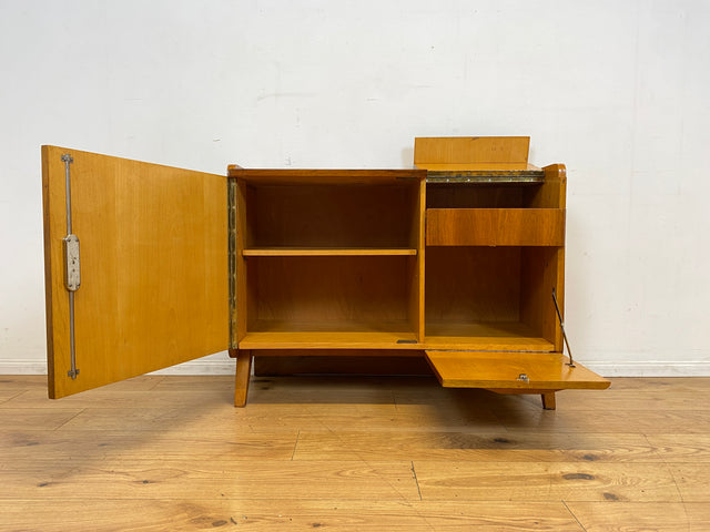 Besonders schöne 50er Jahre Kommode in edlem Walnuss mit Schubladen, Klappe & Holzgriffen I Sideboard Barkommode Barschrank TV Lowboard Schrank Mid-Century 60er Vintage I