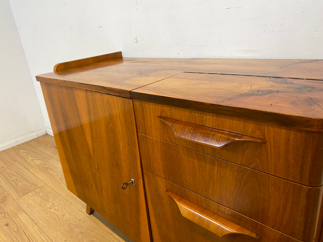 Besonders schöne 50er Jahre Kommode in edlem Walnuss mit Schubladen, Klappe & Holzgriffen I Sideboard Barkommode Barschrank TV Lowboard Schrank Mid-Century 60er Vintage I