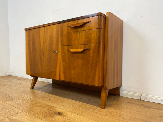 Besonders schöne 50er Jahre Kommode in edlem Walnuss mit Schubladen, Klappe & Holzgriffen I Sideboard Barkommode Barschrank TV Lowboard Schrank Mid-Century 60er Vintage I