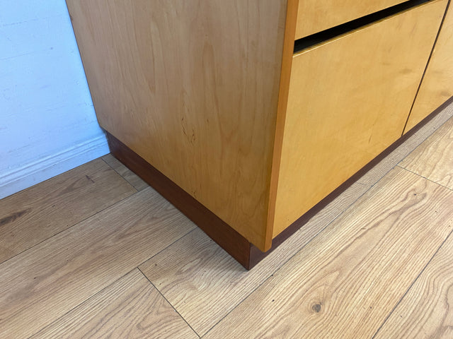 Stilvoller, gut erhaltener und perfekt aufgeteilter heller Mid-Century Kleiderschrank mit Schubladen I Schrank Schlafzimmerschrank Wäscheschrank Wardrobe Retro Vintage 60er