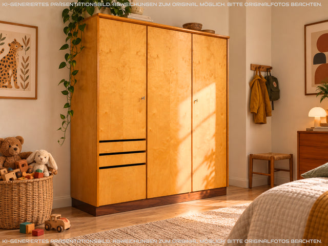 Stilvoller, gut erhaltener und perfekt aufgeteilter heller Mid-Century Kleiderschrank mit Schubladen I Schrank Schlafzimmerschrank Wäscheschrank Wardrobe Retro Vintage 60er