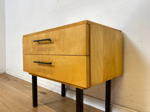 Stilvoller heller Mid-Century Nachttisch mit Schubladen I Nachtkommoden Nachtschränkchen Nachtschränke Kommode Beistelltisch Ablage Vintage 60er 70er Retro Alt I