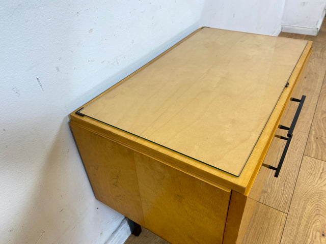 Stilvoller heller Mid-Century Nachttisch mit Schubladen I Nachtkommoden Nachtschränkchen Nachtschränke Kommode Beistelltisch Ablage Vintage 60er 70er Retro Alt I