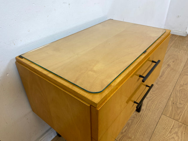 Stilvoller heller Mid-Century Nachttisch mit Schubladen I Nachtkommoden Nachtschränkchen Nachtschränke Kommode Beistelltisch Ablage Vintage 60er 70er Retro Alt I