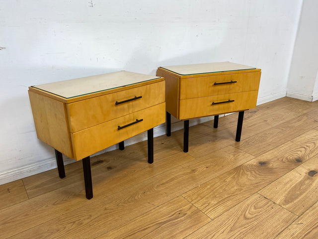 Stilvoller heller Mid-Century Nachttisch mit Schubladen I Nachtkommoden Nachtschränkchen Nachtschränke Kommode Beistelltisch Ablage Vintage 60er 70er Retro Alt I