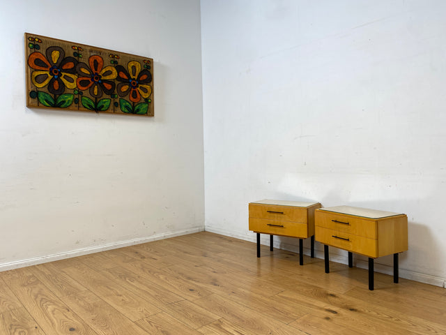 Stilvoller heller Mid-Century Nachttisch mit Schubladen I Nachtkommoden Nachtschränkchen Nachtschränke Kommode Beistelltisch Ablage Vintage 60er 70er Retro Alt I