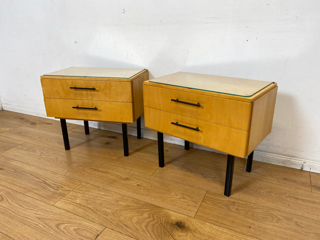 Stilvoller heller Mid-Century Nachttisch mit Schubladen I Nachtkommoden Nachtschränkchen Nachtschränke Kommode Beistelltisch Ablage Vintage 60er 70er Retro Alt I