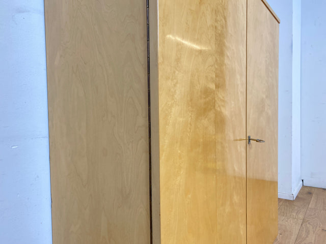 Freundlicher heller Mid-Century Schrank auf konischen Füßen I Highboard Wäscheschrank Wäschekommode Kommode Sideboard Bücherschrank Flurschrank Schuhschrank Schuhkommode I