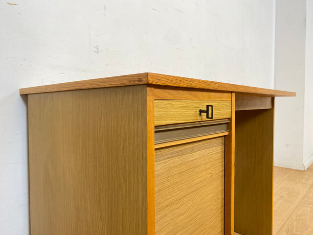 WMK I Sehr hübscher kleiner heller Mid-Century Schreibtisch mit Rollladen und Schubladen I Arbeitstisch Bürotisch Sekretär Desk Kinderschreibtisch Retro Vintage 60er 70er I Berlin Regensburg Hannover