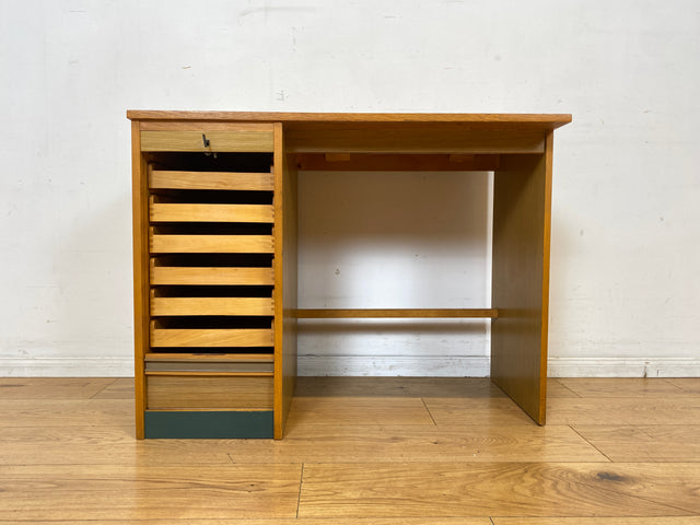 WMK I Sehr hübscher kleiner heller Mid-Century Schreibtisch mit Rollladen und Schubladen I Arbeitstisch Bürotisch Sekretär Desk Kinderschreibtisch Retro Vintage 60er 70er I Berlin Regensburg Hannover