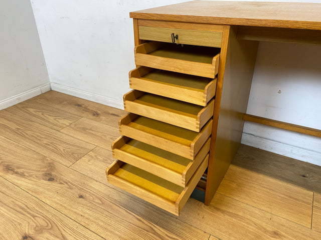 WMK I Sehr hübscher kleiner heller Mid-Century Schreibtisch mit Rollladen und Schubladen I Arbeitstisch Bürotisch Sekretär Desk Kinderschreibtisch Retro Vintage 60er 70er I Berlin Regensburg Hannover