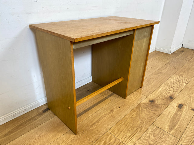 WMK I Sehr hübscher kleiner heller Mid-Century Schreibtisch mit Rollladen und Schubladen I Arbeitstisch Bürotisch Sekretär Desk Kinderschreibtisch Retro Vintage 60er 70er I Berlin Regensburg Hannover