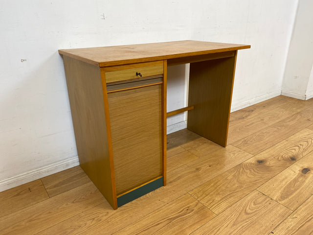 WMK I Sehr hübscher kleiner heller Mid-Century Schreibtisch mit Rollladen und Schubladen I Arbeitstisch Bürotisch Sekretär Desk Kinderschreibtisch Retro Vintage 60er 70er I Berlin Regensburg Hannover