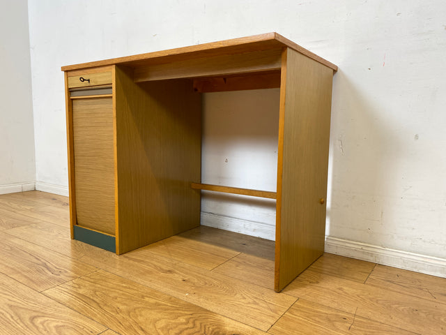 WMK I Sehr hübscher kleiner heller Mid-Century Schreibtisch mit Rollladen und Schubladen I Arbeitstisch Bürotisch Sekretär Desk Kinderschreibtisch Retro Vintage 60er 70er I Berlin Regensburg Hannover