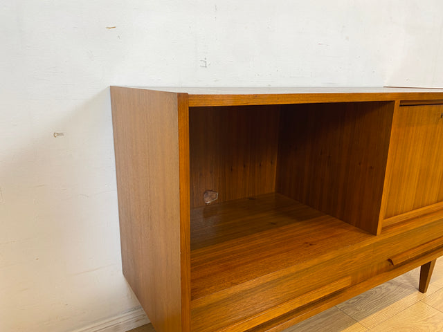 Stilvolles Mid-Century Sideboard mit beleuchtetem Bar Fach & Schubladen I Kommode TV Lowboard Fernsehkommode Phonoschrank Plattenspieler Vinyl Barkommode Barschrank Vintage I