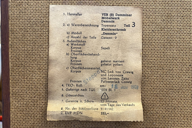 Schöner und gut erhaltener Mid-Century Wäscheschrank aus 1968 mit ausziehbaren Kleiderstangen I Schrank Kleiderschrank Garderobenschrank Garderobe Vintage 60er 70er I