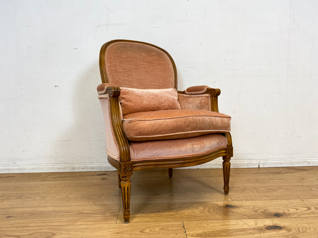 Eleganter, gemütlicher und sehr gut erhaltener Vintage Sessel in antikem Stil mit handverziertem Holzrahmen und altrosa Bezug I Lesesessel Salonsessel Stuhl Stilmöbel I