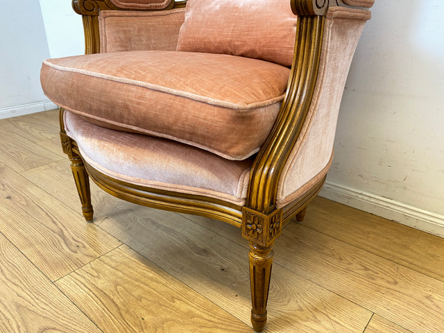 Eleganter, gemütlicher und sehr gut erhaltener Vintage Sessel in antikem Stil mit handverziertem Holzrahmen und altrosa Bezug I Lesesessel Salonsessel Stuhl Stilmöbel I